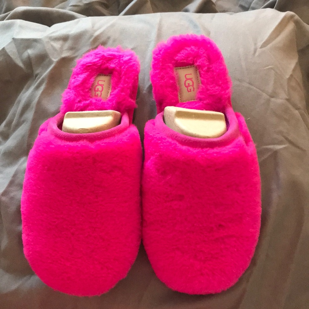 UGG slides/slippers